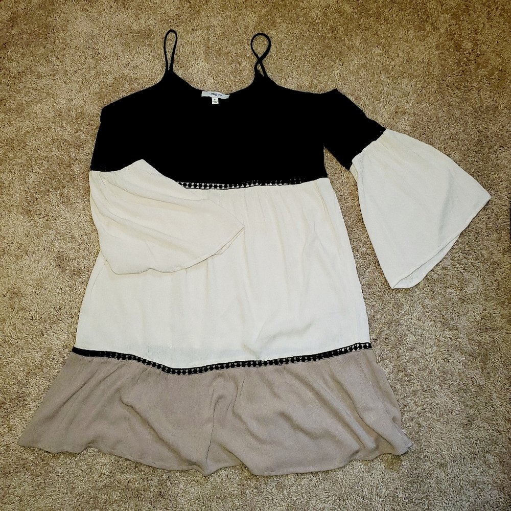 Umgee Tunic Top / Dress with Shoulder Cutouts